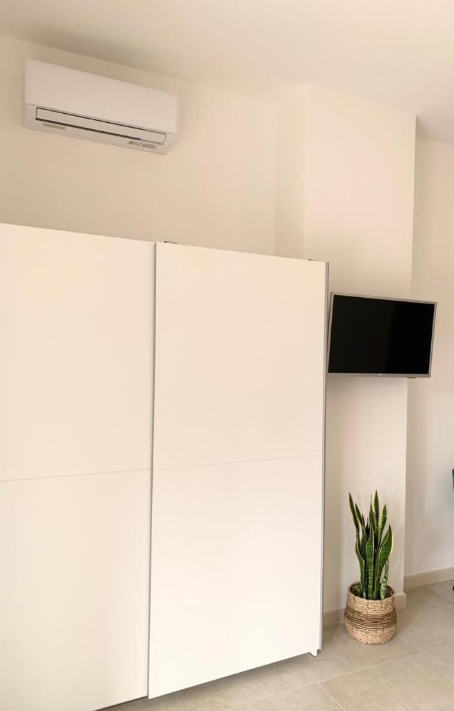 B&B Jolie Suite วิลลัสซีมีอุส ภายนอก รูปภาพ