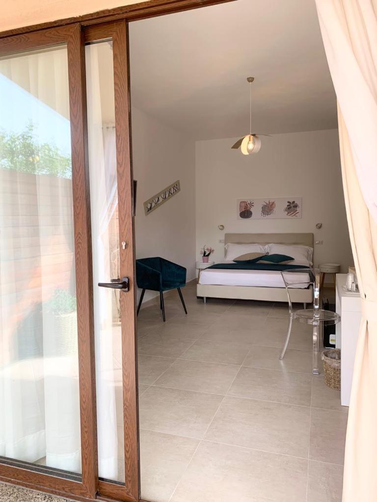 B&B Jolie Suite วิลลัสซีมีอุส ภายนอก รูปภาพ